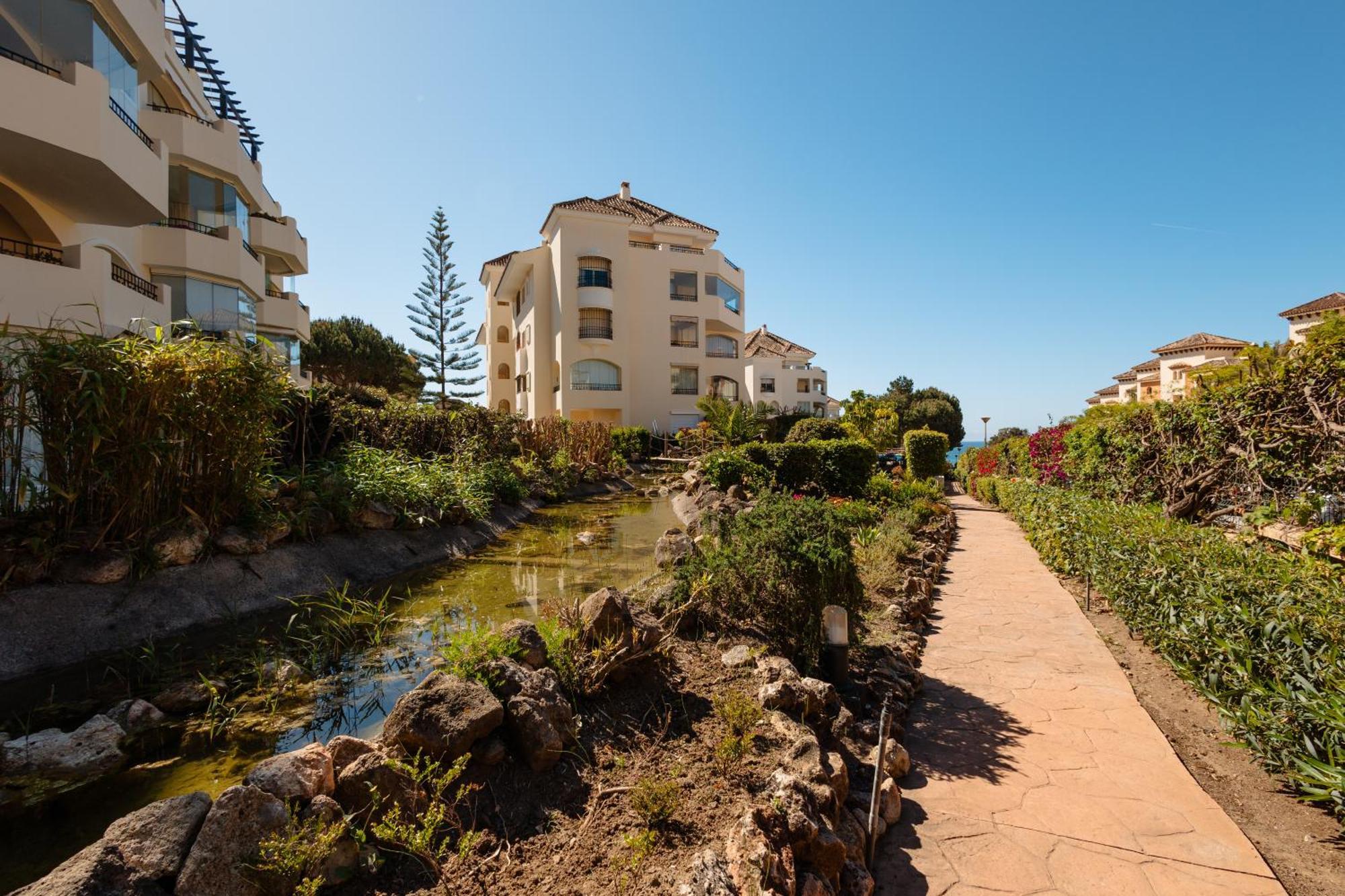 With Direct Beach Access, In Hacienda Playa, Elviria Apartment *